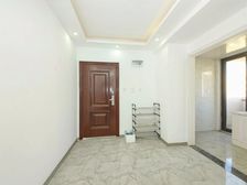 高楼层南北通大边套,王哥一层三套要置换