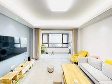 金地越秀凤鸣艺境 双卫生间 交通便利 商品房 次新房 带电梯