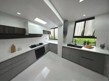 双地铁口400M!附带固定车位!业主置换市区豪宅!