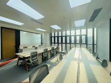 153平豪华拎包办公!地铁口交投大厦双面采光2隔间20人位