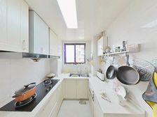 中间楼层采光好 正规商品房 南北通透 装修好 双卫格局