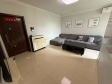 他也是自由无畏的追风者 在他扎根为家遮风挡雨之前 瞰他人未见