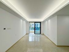 精装修洋房,一梯四户,环境好,拎包入住