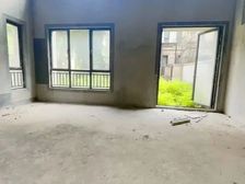 这个房子满五年,毛坯状态,看房方便