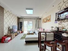 莱山黄海城市花园装修客厅朝南落地窗