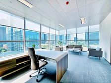 金融城CBD丨超大老总室!双面采光5隔间30工位丨享都市繁华