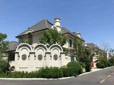 山水法式独栋 能观山景的别墅 现房带电梯车库 户型方正好用