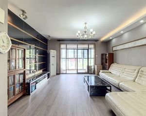 店长推荐 金色雅园 地铁口 老证双阳台 户型方正