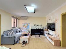 小区美丽家园,地铁500 精装修 楼层,订好新房,诚意出售