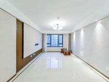 次新小区 得房率高 南向采光好 双卫 满二 有电梯 诚心出售