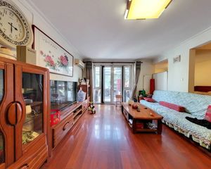 自营房源:科技园区 大四居 采光好 周边配套设施齐全