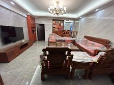 光大景湖春天 业主花60来万全新装修 南北对流 拎包入住