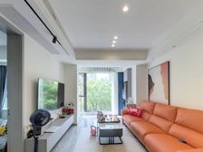 龙湖天街旁 次新精装修叠加别墅 自带游泳池会所