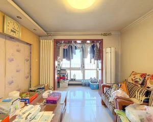 自营房源:西北向两居室 楼层适中 采光良好 配套设施齐全