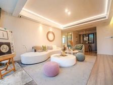 远洋潮起东方 3室2厅2卫 精装修 183.8万元