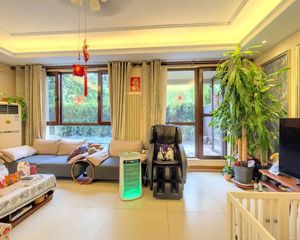 富力华庭苑西区 5室3厅 268.5平