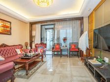 嘉誉湾新出4房3卫,带车位出售,小区花园位置