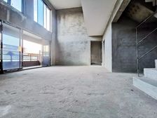 璧山高新区 企业天地旁边 洋房顶跃 上下两层 带屋顶花园