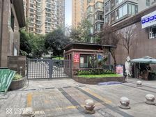 长虹国际城社区门口商业街1楼双门面80平年租19万售340万