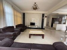 内少有房源!实用面积高达300多方!超高性价比!临湖!