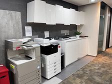 朝阳门中国人寿大厦 1人专属办公卡位 雷格斯联合办公一价全包