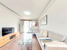 凤凰楼层,高区南北通两房,不靠马路,诚意出售 此房户型方正,