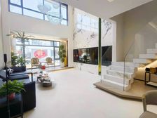 精装修 满二 南北通透 中间楼层采光好 正规商品房 超低密度