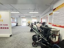 实景拍摄商业房2元含物业票精装南向带两个隔间紧邻地铁口随时看