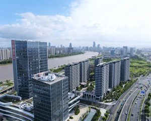 文创港一线江景写字楼出售。近老外滩东部!楼下公园空气好