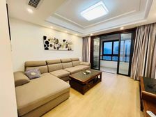 金鹰国际公馆106平3房+房东自住装修+有钥匙看房方便+急