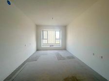 近医院 装修好 商业配套齐全 次新小区 有电梯 满二