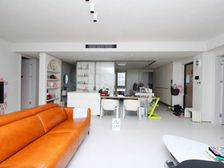 万科大都会精装刚两年三室小高层拎包入住