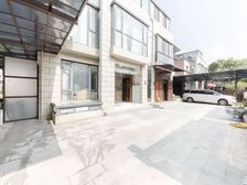 全屋中央空调带地暖.地上三层地下一层,全明地下室送花园200