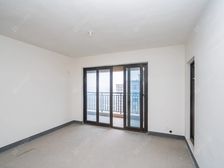 华润国际六期 4室2厅 毛坯四开间朝南 中间楼层 一梯一户