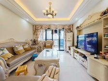 业主诚心卖,价格可以大刀砍,室内装修超好,拎包入住,干净得很