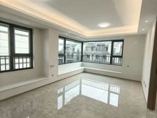 长阳地铁品质新房洋房 精妆三居室 客厅三面采光 双卫实拍!