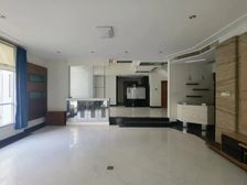 东端头独栋别墅 房子位置好,户型方正,视野开阔,业主诚意出售