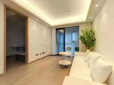 四季都会一号线口电梯三房,诚心出售,采光全明 ,价格可谈