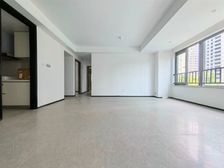 西站N 1 书抱在门口 轻轨200 全新装修带地暖