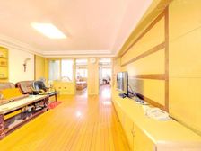 一中+南山路 房龄新,楼层是一楼,户型好,方正