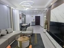 绿洲湖畔花园2居南北朝向低总价拎包入住