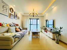 观音桥 精装修大两房 领包入住 看房方便 急售 !