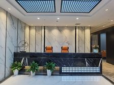 豪装带厨房 接待办公 670平只要38 家具可配 楼下地铁口