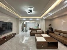 松山湖1号轻奢小别墅 99成新 保养好门口可停车