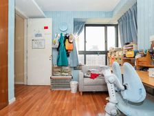 新挂牌!园林式小区,湖畔中心景观大三房,南北通透,带产权车位