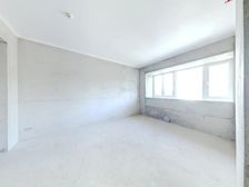 华发广场毛坯,房东急售,当居住融入环境,心也随之淡定