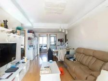 新出南北三房 房东已买急售 价格好谈 看房随时 送车位近地铁