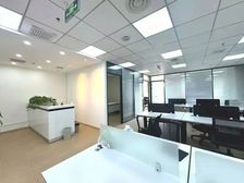 望京SOHO 新出 南向140平 三个独立间带家具 格局合理