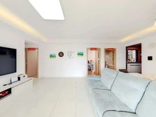 万科幸福誉 诚心出售 送车位送家私家电 价格可谈 包税南向