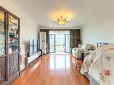 电梯房高区 .小区位置好,视野开阔,采光狠好。大三房